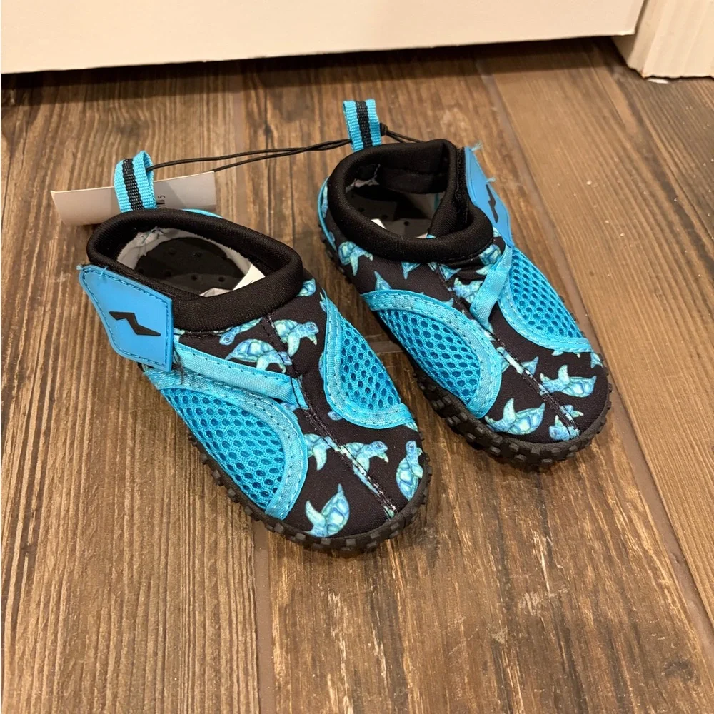 Toddler water shoes